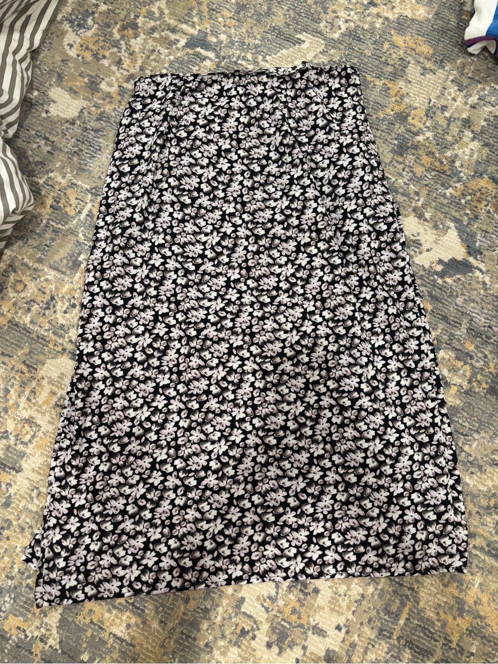 Abercrombie & Fitch Black Floral Midi Skirt Size M